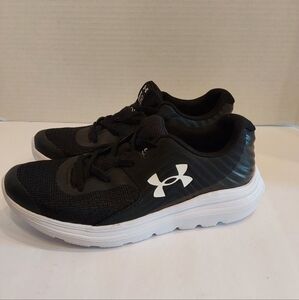 UNDER ARMOUR ASSERT 9 - 2.5Y PRE-OWNED